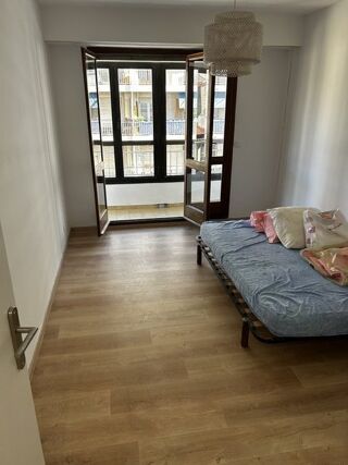  Appartement à louer 4 pièces 80 m²