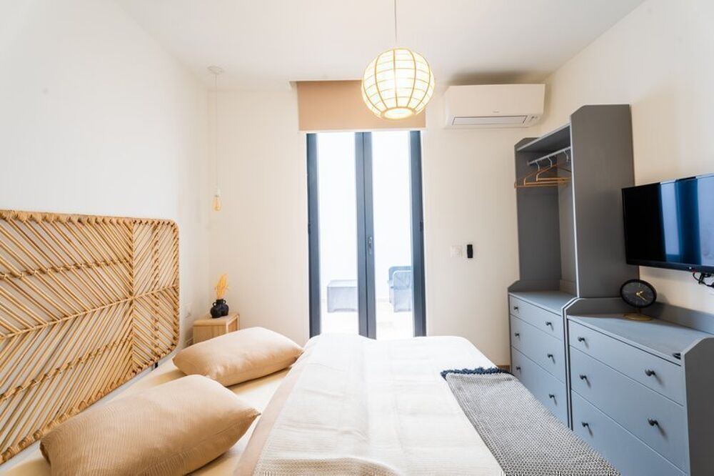 location Appartement - 3 pièce(s) - 76 m² Marseille 6