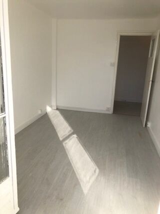  Appartement à louer 3 pièces 65 m²