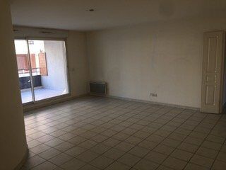  Appartement � louer 3 pi�ces 80 m� Marseille