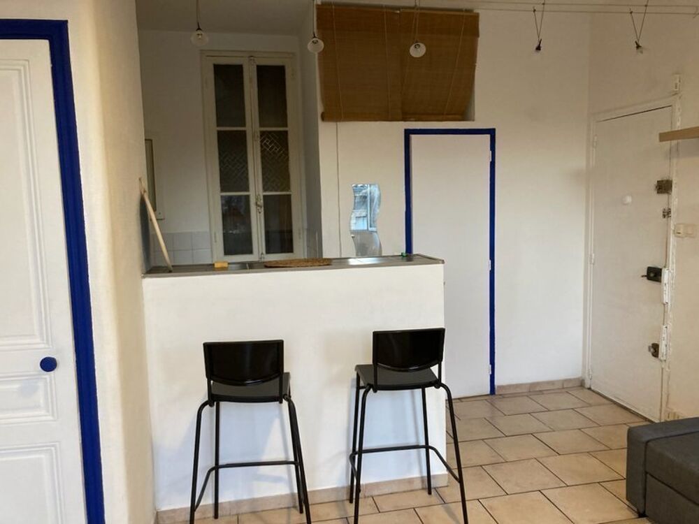 T2 meublé à proximité (13003) Situé au 3ème étage....