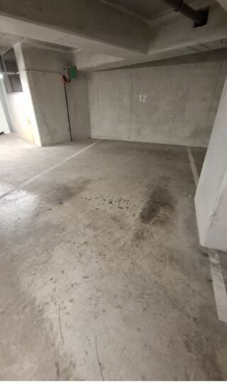  Parking / Garage  louer 1 pice 15 m