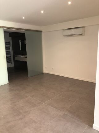  Appartement  louer 1 pice 66 m
