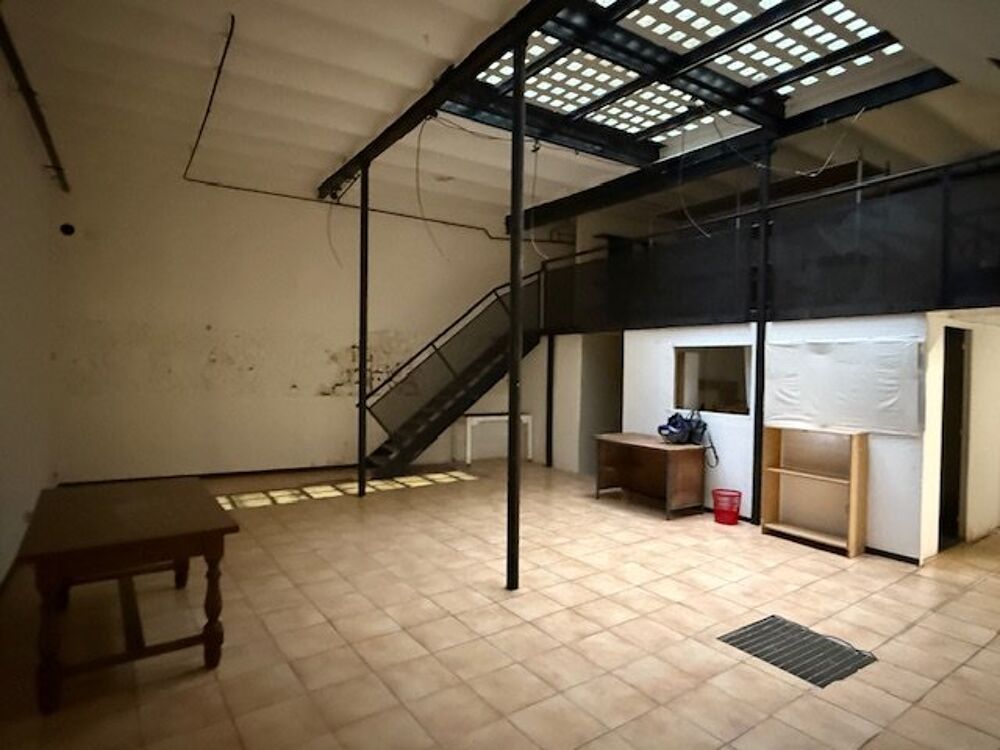   Location / Local Commercial - 239 m² 