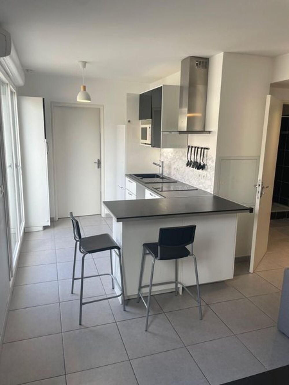 location Appartement - 2 pièce(s) - 44 m² Marseille 10