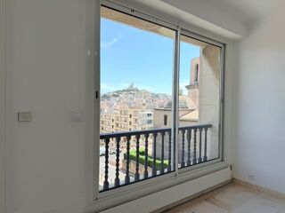  Appartement à louer 4 pièces 104 m²