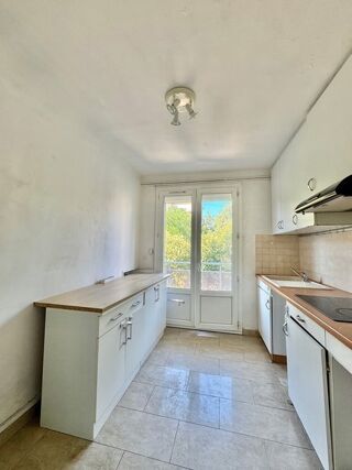  Appartement à louer 3 pièces 60 m²