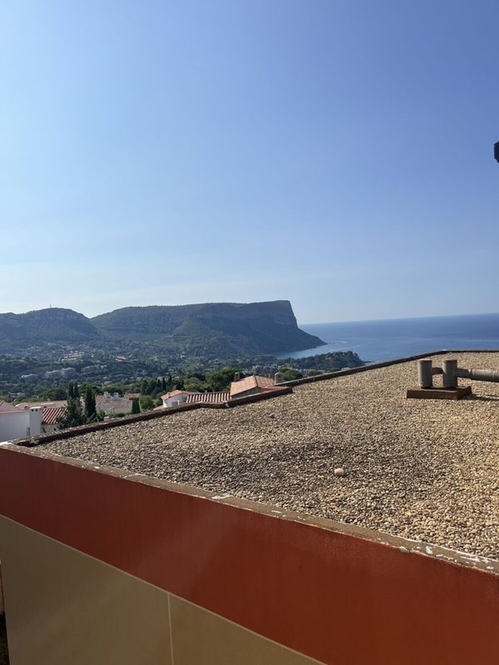 13260 CASSIS T2 29m2 habitable,Sejour Avec un lit doubl....