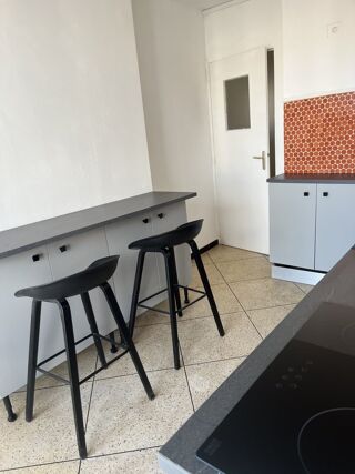  Appartement à louer 4 pièces 82 m²