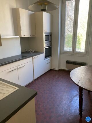 location Appartement - 3 pièce(s) - 110 m² Marseille 6