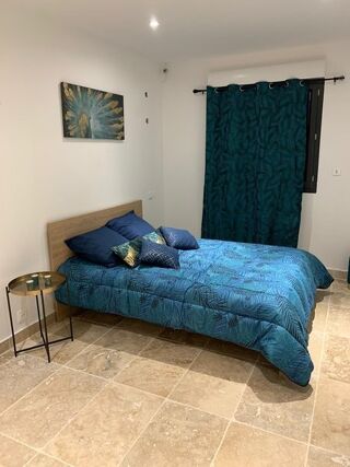 Appartement à louer 3 pièces 80 m²