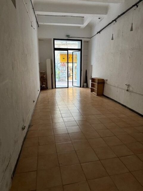   Location / Local Commercial - 239 m² 