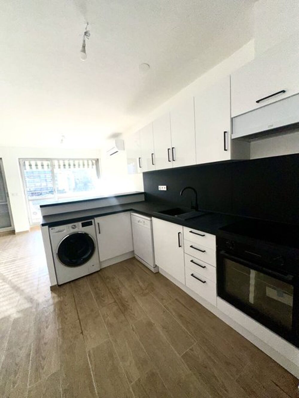 location Appartement - 2 pièce(s) - 39 m² Marseille 8