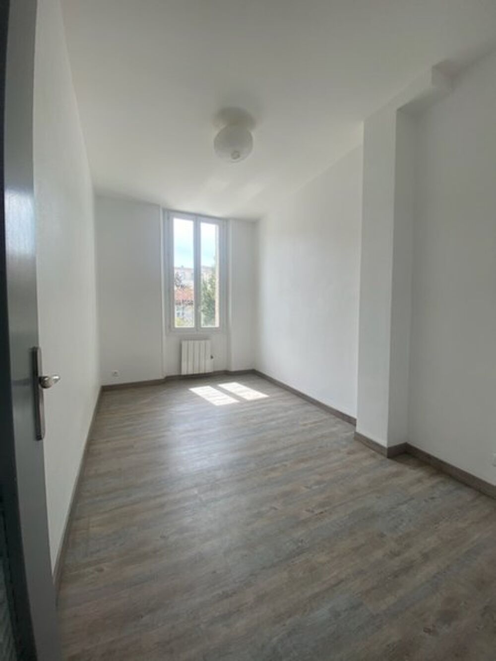 13010 Capelette MARSEILLE T3 76m2 habitable Hall ,Sejour....