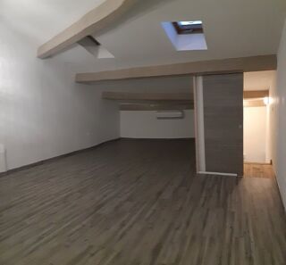 Appartement à louer 3 pièces 79 m²