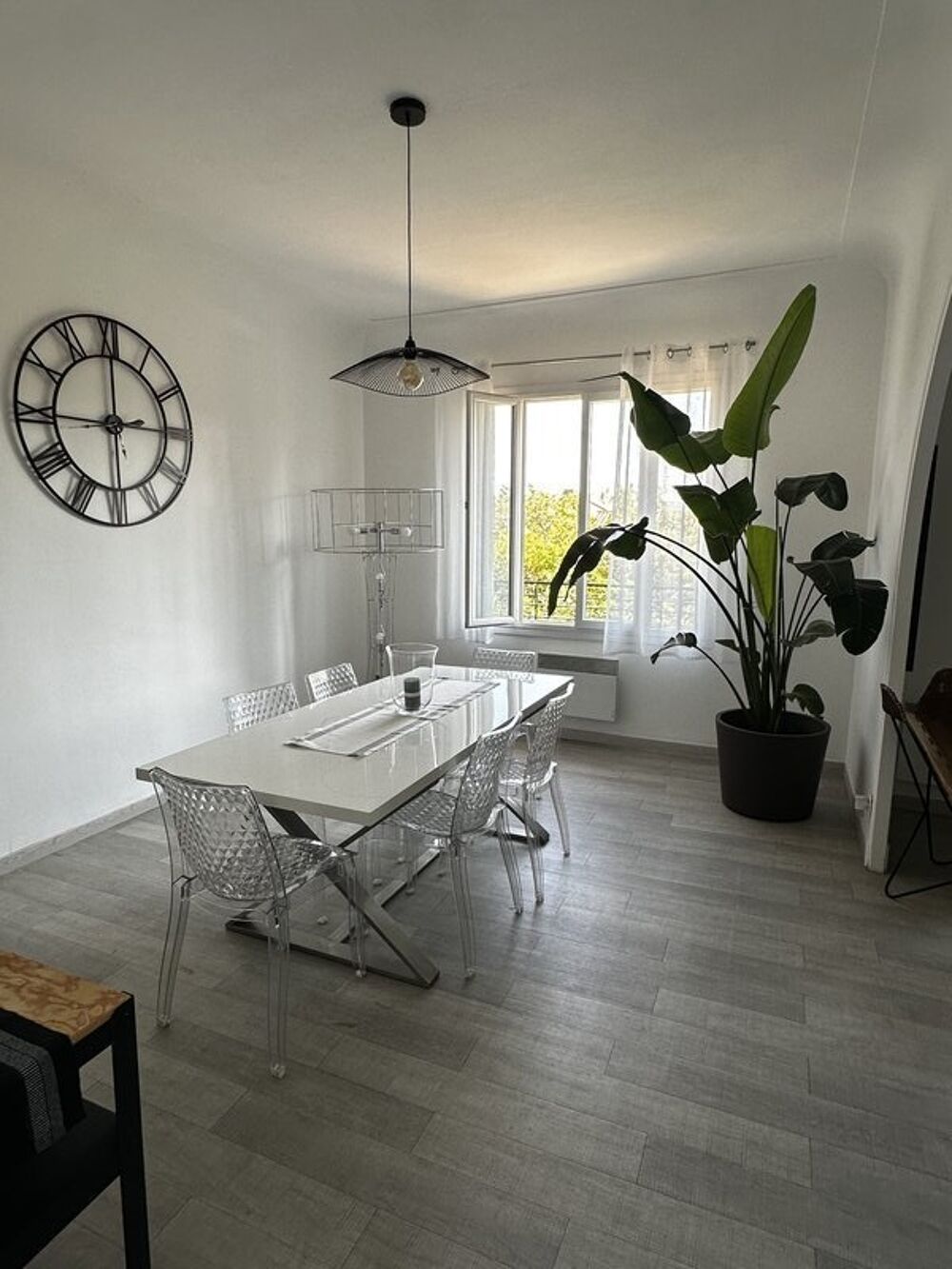 location Appartement - 3 pièce(s) - 80 m² Aix-en-Provence (13090)