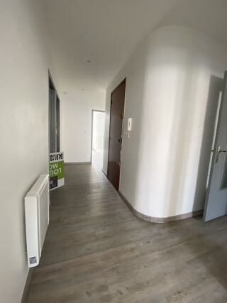  Appartement à louer 3 pièces 60 m²