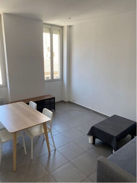 Location Appartement 950 Marseille 5