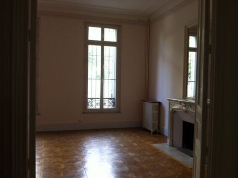  Appartement � louer 6 pi�ces 200 m�