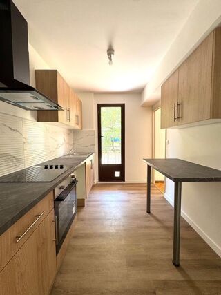  Appartement à louer 4 pièces 73 m²