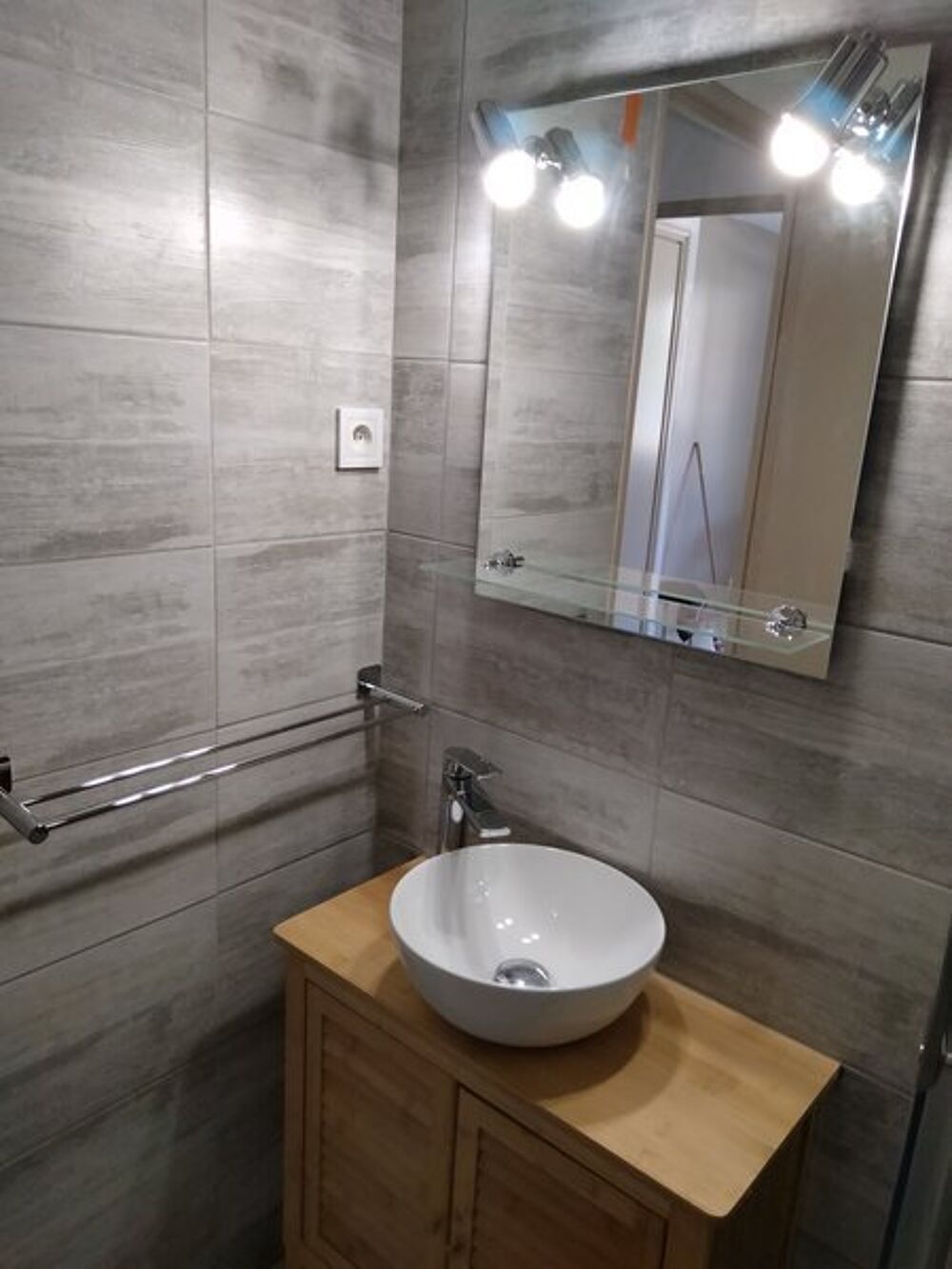 location Appartement - 1 pièce(s) - 20 m² Saint-Cyr-sur-Mer (83270)