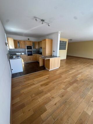  Appartement à louer 5 pièces 123 m² Marseille