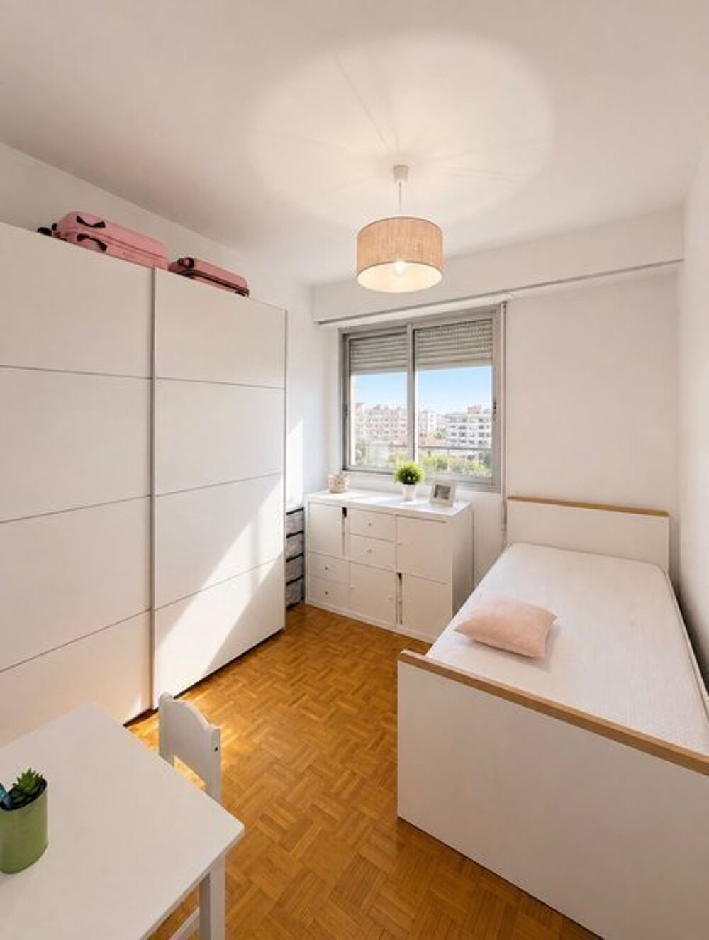 location Appartement - 3 pièce(s) - 75 m² Marseille 6