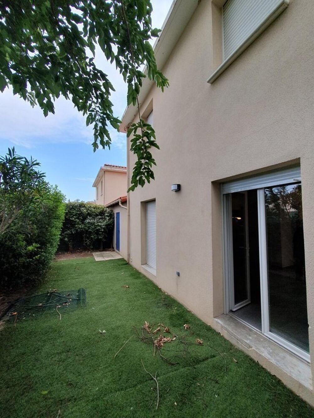 La ciotat Villa T4 Traversante - R+1 avec jardin, garage....