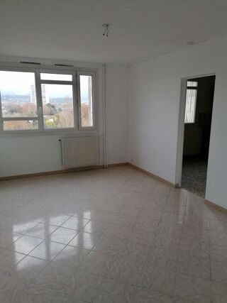 Appartement à louer 2 pièces 53 m²