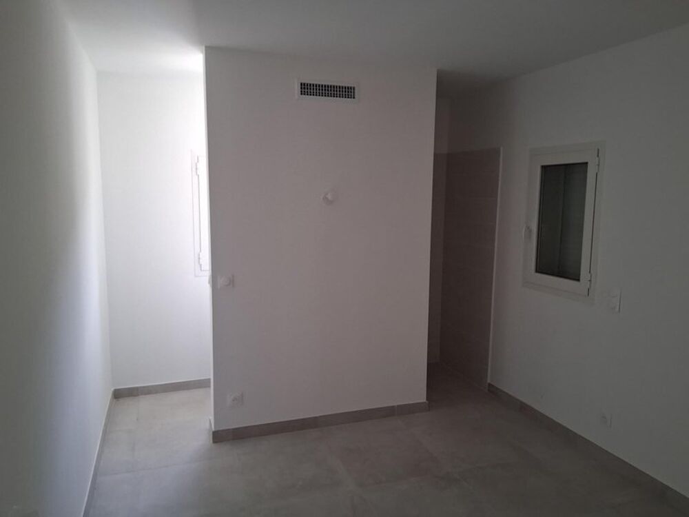 location Maison - 7 pièce(s) - 251 m² Allauch (13190)