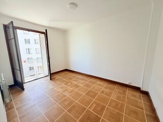  Appartement à louer 3 pièces 66 m²