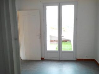  Appartement à louer 3 pièces 55 m²