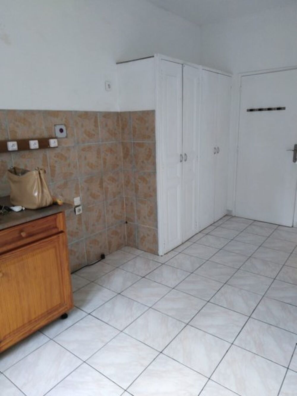 13720 LA BOUILLADISSE T3 Hall ,Piece principale ,Cuisin....