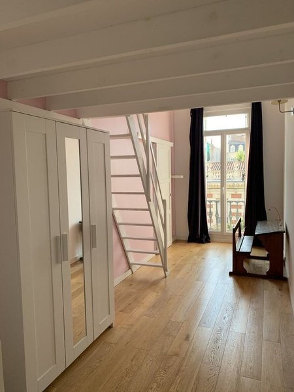 location Appartement - 4 pièce(s) - 132 m² Marseille 1