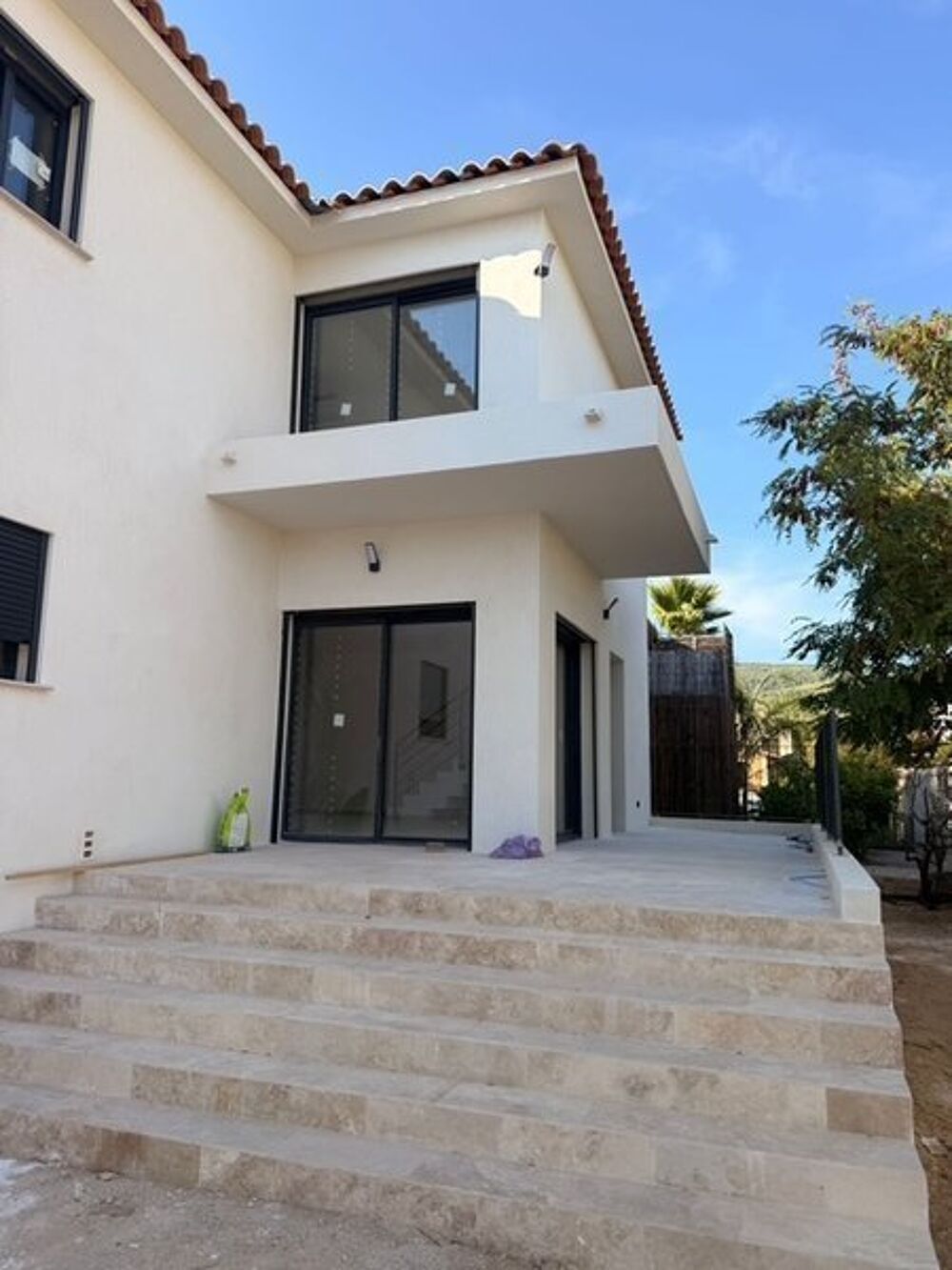 location Maison - 3 pièce(s) - 100 m² Ceyreste (13600)