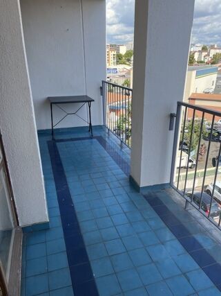  Appartement à louer 4 pièces 82 m²
