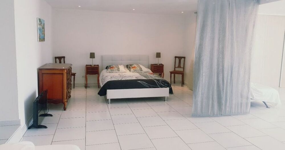 location Appartement - 1 pièce(s) - 50 m² Marseille 11
