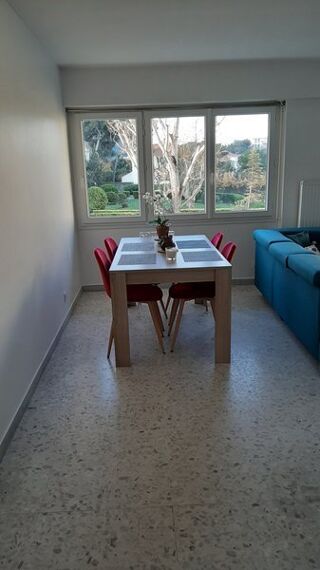  Appartement à louer 3 pièces 76 m²