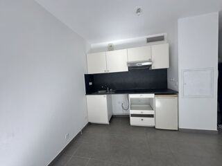  Appartement à louer 1 pièce 28 m²