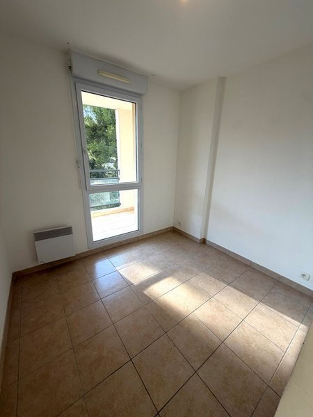 location Appartement - 2 pièce(s) - 26 m² Marseille 13