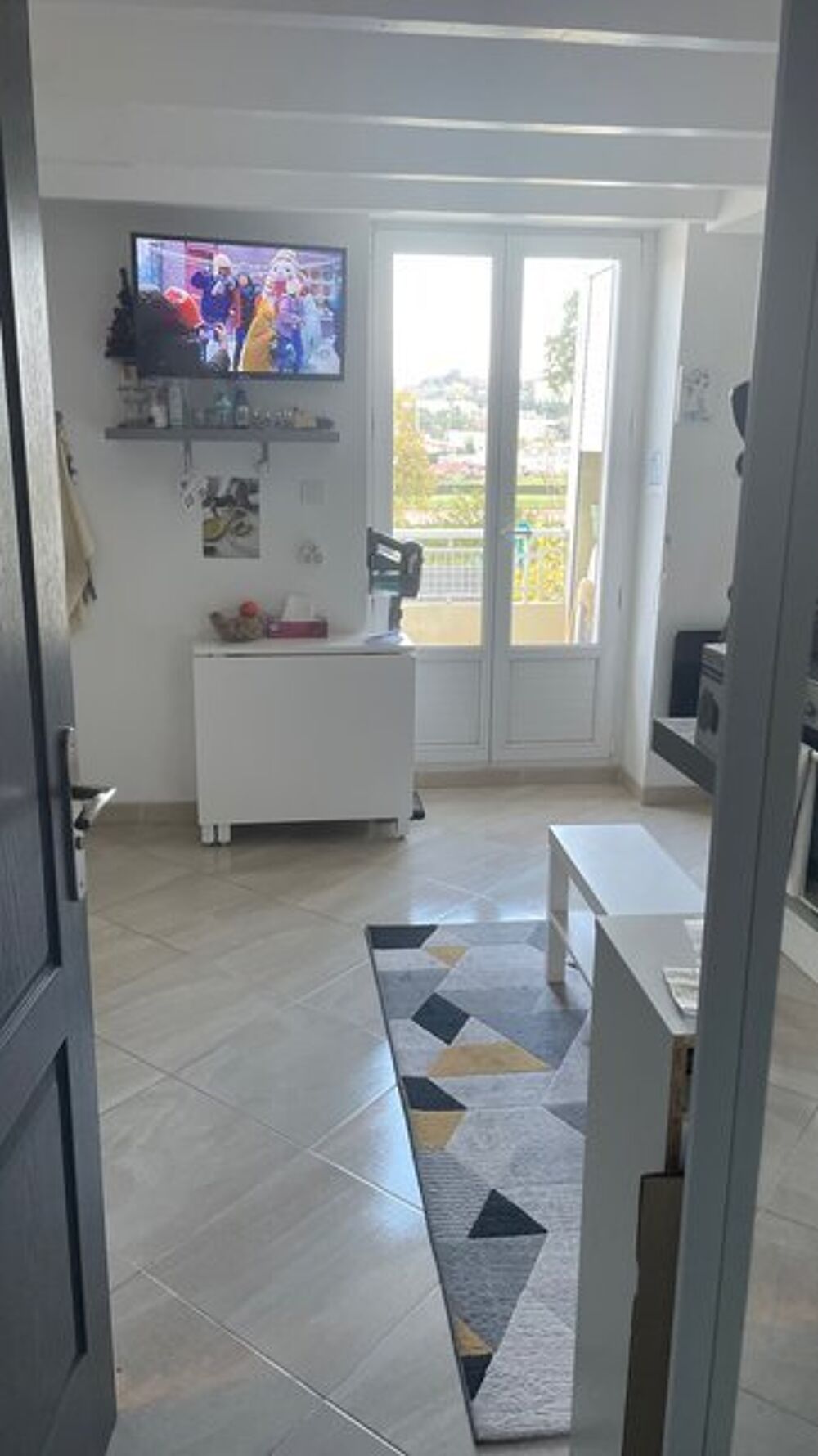 Appartement T2.3 meublé en duplex, 10è ardt en 1er étage....