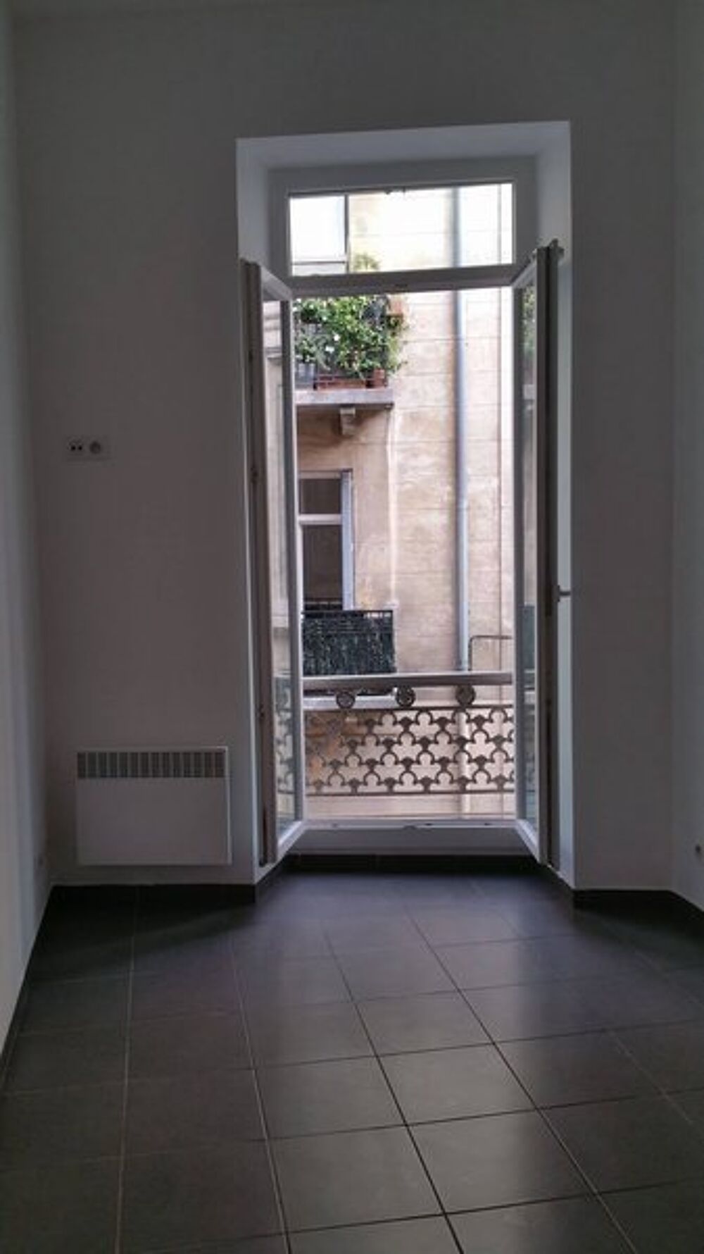 location Appartement - 1 pièce(s) - 23 m² Marseille 6