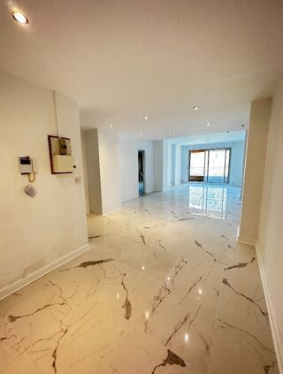  Appartement à louer 2 pièces 80 m²