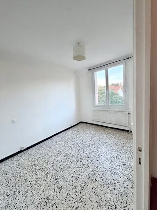  Appartement à louer 3 pièces 52 m²