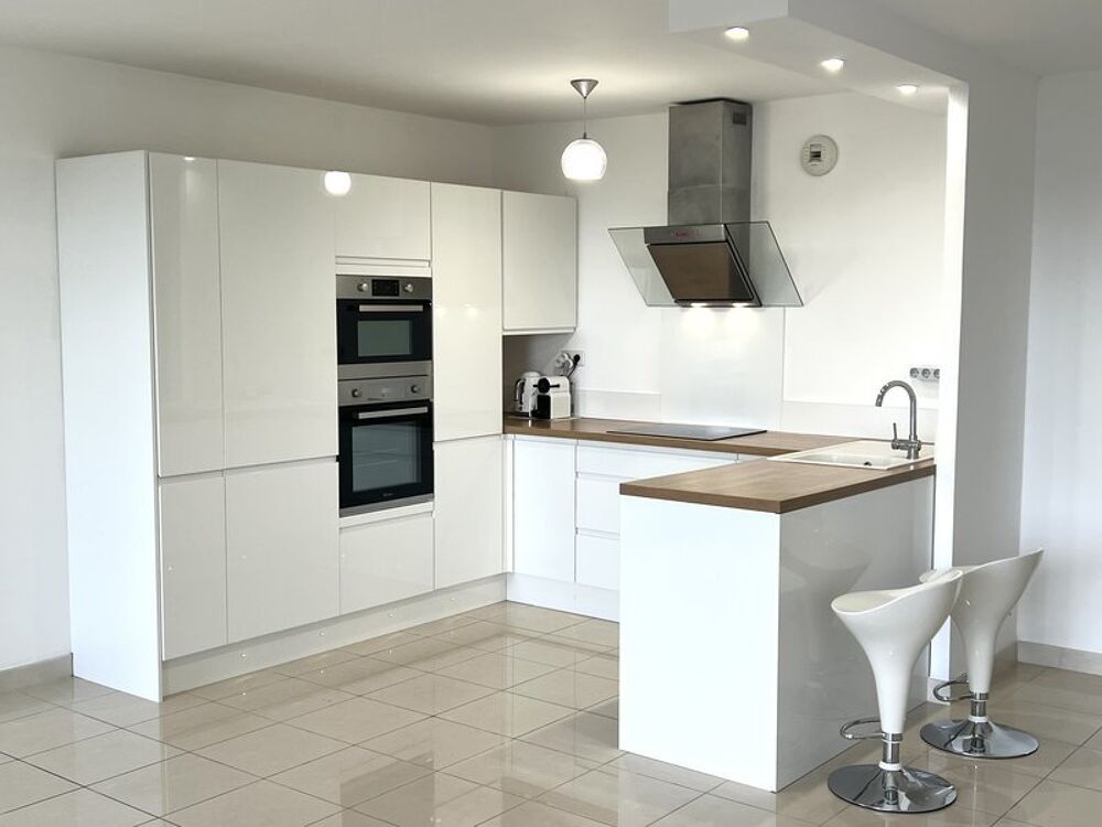 location Appartement - 3 pièce(s) - 67 m² Le Rove (13740)