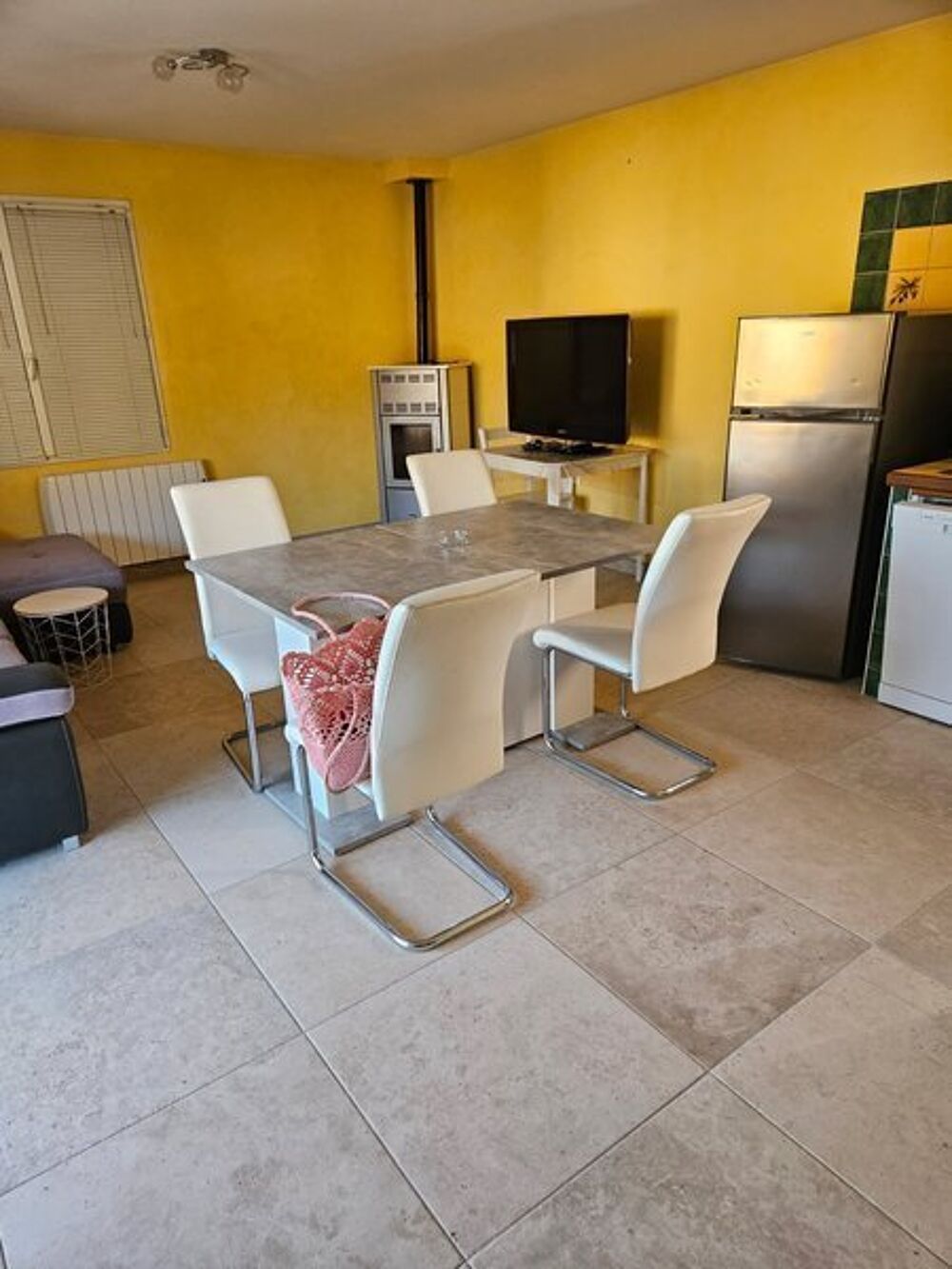 SUPERBE T3 MEUBLÉ DANS VILLA AVEC TERASSE 20M2 -04200 Si....