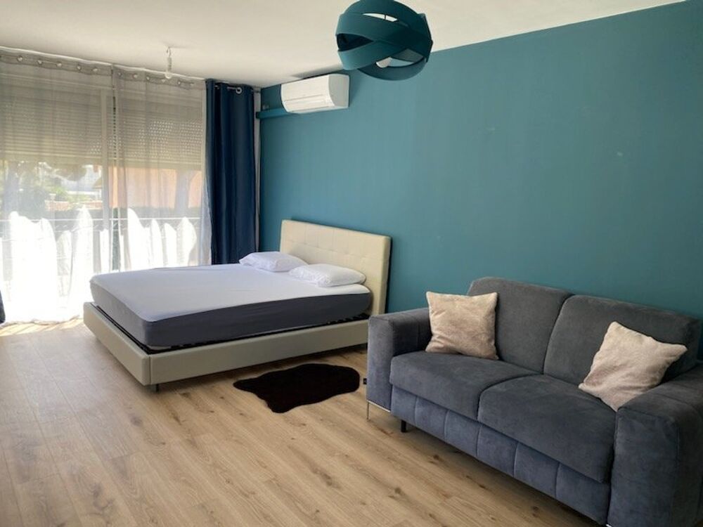 STUDIO MEUBLÉ - CARRY LE ROUET - 30m² Situé au 1e....