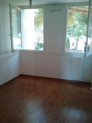  Appartement à louer 3 pièces 61 m²