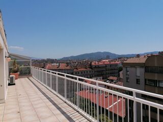  Appartement à louer 4 pièces 107 m²