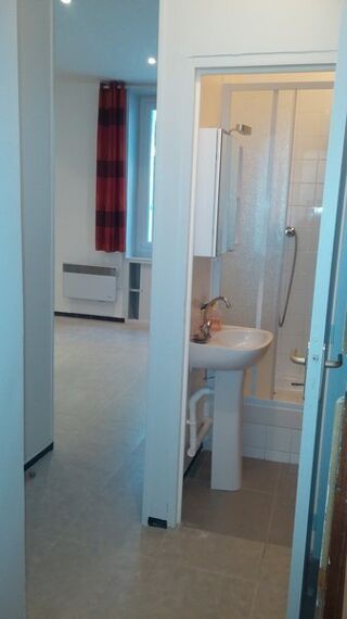 Appartement à louer 2 pièces 33 m²
